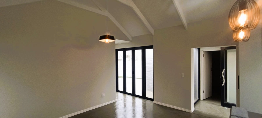 2 Bedroom Property for Sale in Sandbaai Western Cape